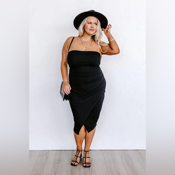 Faux wrap strapless dress! - Picture 3 of 5